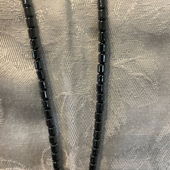 Black Ankh cross necklace with hematite beads.  40g 18" without pendant - Picture 6 of 7